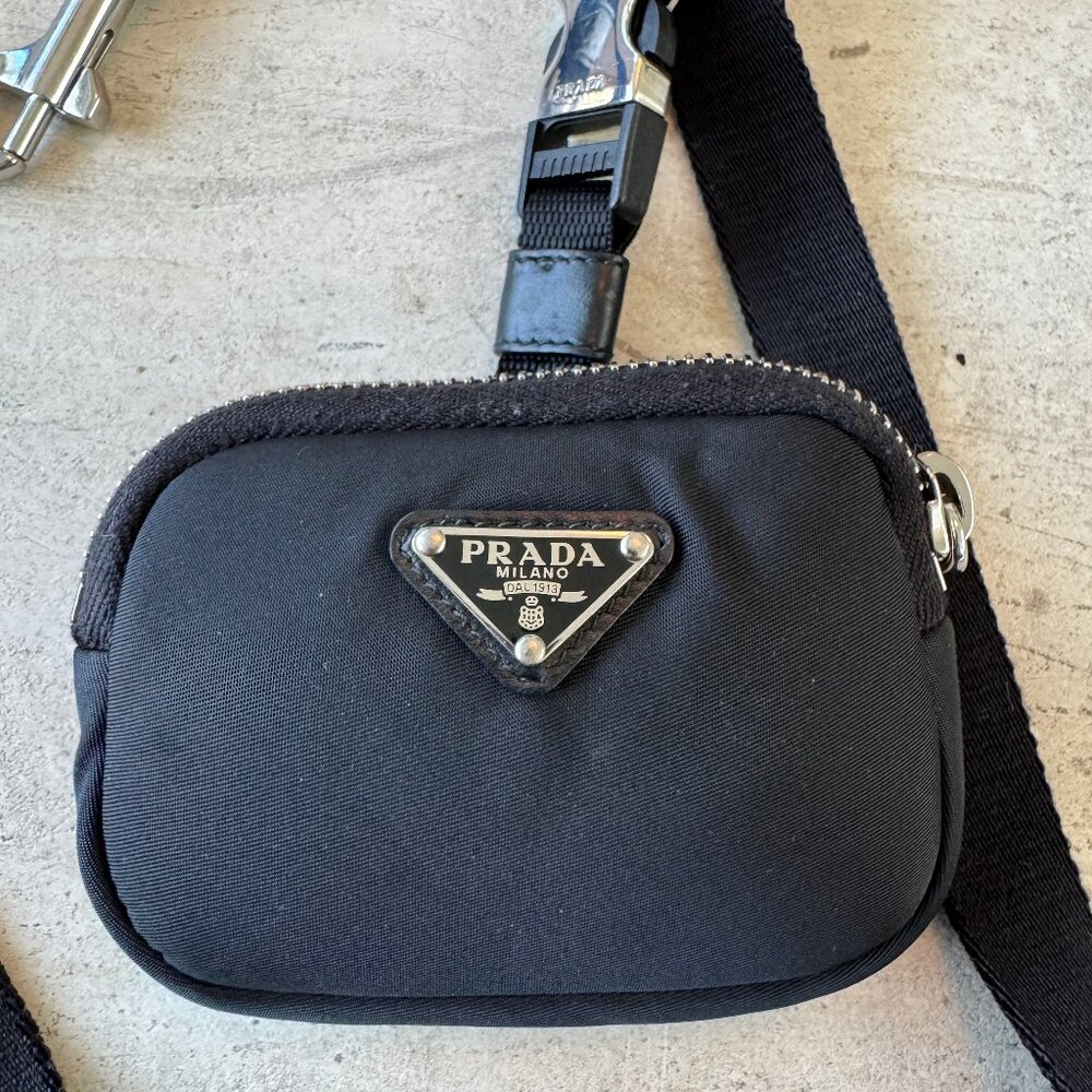 Prada Re-Nylon Dog Leash – This Season’s Must-Have 🖤🐾 (w/ box & authenticity) - Picture 4 of 6